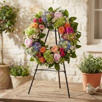 Product Metal wreath holder for decoration, such as easel