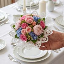Product Paper lace flower bouquet holders 16cm 25 pcs