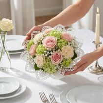 Product Paper lace flower bouquet holders 23cm 25 pcs