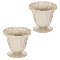 Product **Small Cream Decorative Trophy Bowl 10cm**
```html
<h2>Versatile Decorative Bowl for Home Use</h2>
<p>This charming small decorative bowl in the shape of a cream-coloured trophy brings style and function to your home. Crafted from sturdy metal with a so
