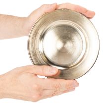 Product **Small Round Decorative Plate Gold Metal 17cm Set of 6**

```html
<h2>Small Gold Decorative Plates for Home Styling</h2>

<p>
Add a touch of shimmer to your home decoration with this set of six small, round gold decorative plates. Measuring 17cm in diame