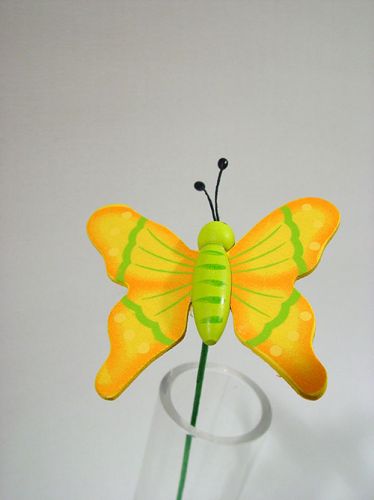 Product Butterfly on pick green / yellow wood 7cm (24pcs)