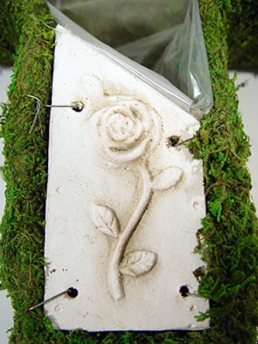 Product Planting cross moss 44x32cm with ceramic plate