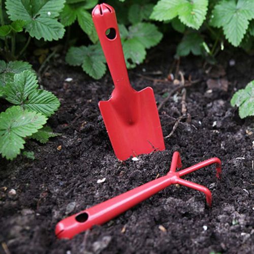 Red Steel Hand Rake, 16 x 6 x 3 cm, Three-Prong Soil Rake | Floristik24.co.uk