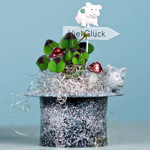 Floristik24 Mini lucky pigs with mica silver 3cm 24pcs