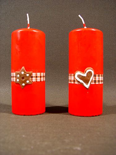 Floristik24 Pillar candle ruby with waxed star / heart on checkerband