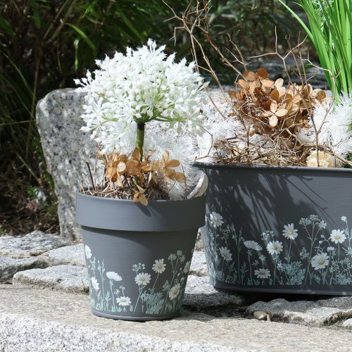 Product Flower pot with delicate wildflower design, practical use on balcony or terrace, 15cm, 3 pieces