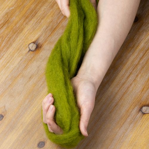Product Wool wick Soft felted wool for decorative designs and seasonal arrangements 2m Green