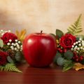 Decorative Red Apple, Decorative Fruit, Ø8cm H9.5cm, Red Delicious, 4 pieces | Floristik24.co.uk